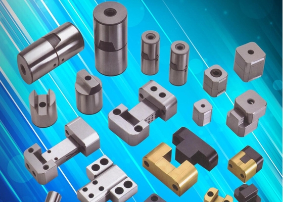 O fechamento Pin High Frequency Plastic Injection do atarraxamento S136 molda ficar a unidade