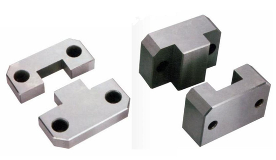 Peças do molde da precisão de SUJ2 HRC62 que encontram o atarraxamento Pin Set, bloqueio afilado redondo