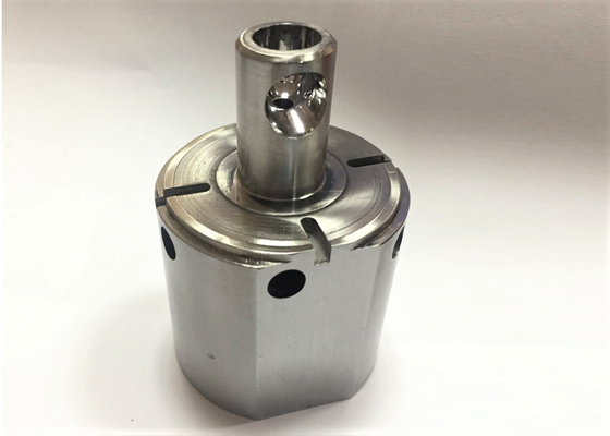O núcleo não padrão do molde fixa o titânio que reveste o perfurador do CNC morre perfuradores da inserção do núcleo