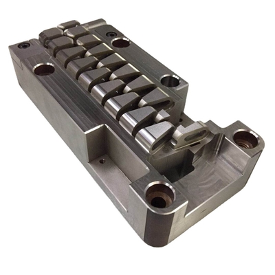 Cavidade do núcleo do molde da perfuração do metal precioso EDM das peças da máquina do torno do CNC S136