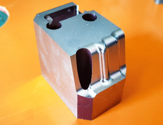 As peças do molde da precisão do hardware moldam o núcleo morrem cavidade do trabalho feito com ferramentas