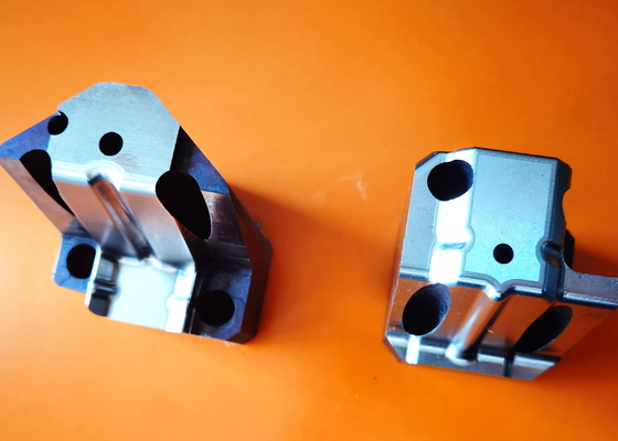 As peças do molde da precisão do hardware moldam o núcleo morrem cavidade do trabalho feito com ferramentas